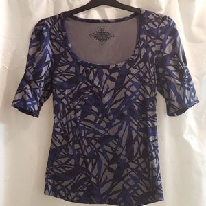 NWOT Mix it top. Size M